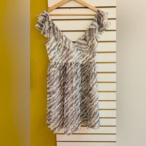 Lovely cold shoulder summer dress 🤍